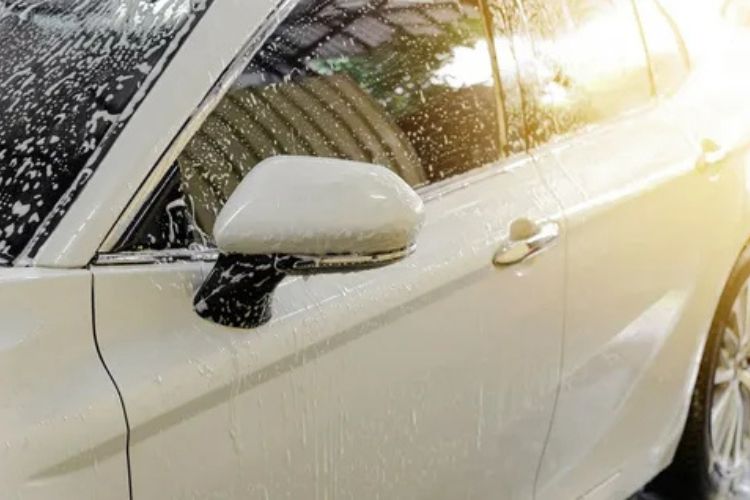 Tips for Removing Water Spots from a Car