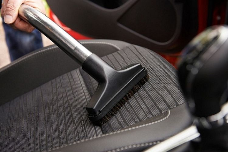 Loosen the Hair Before Cleaning